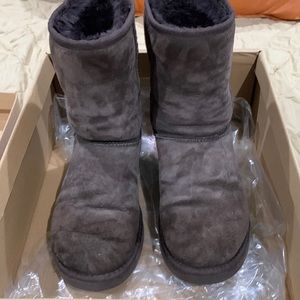 UGG Classic Short Brown